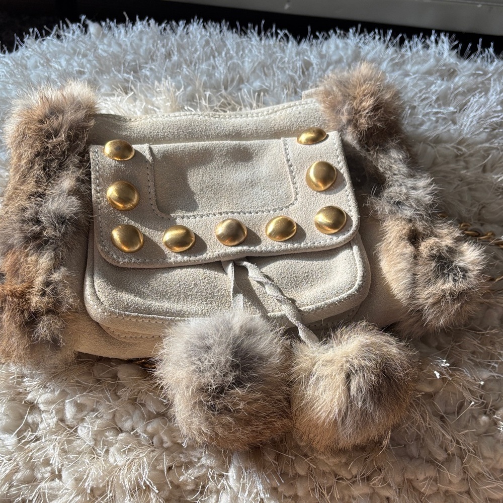 Chic Beige Bag with Gold Details